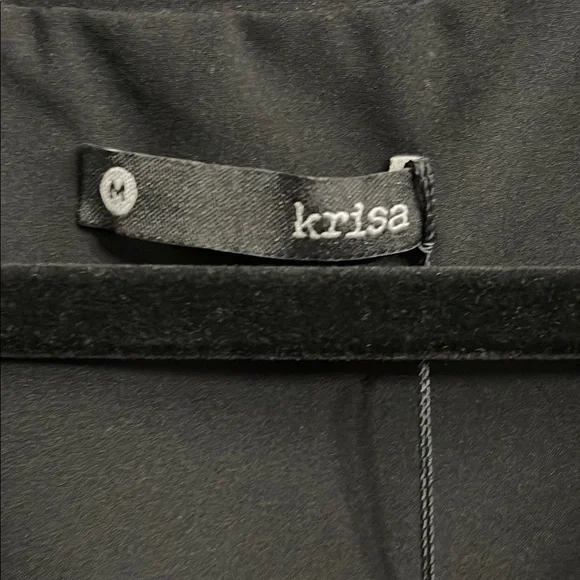 NWT, Krisa Sequin Geometric Black and Gold Top - Picture 3 of 6